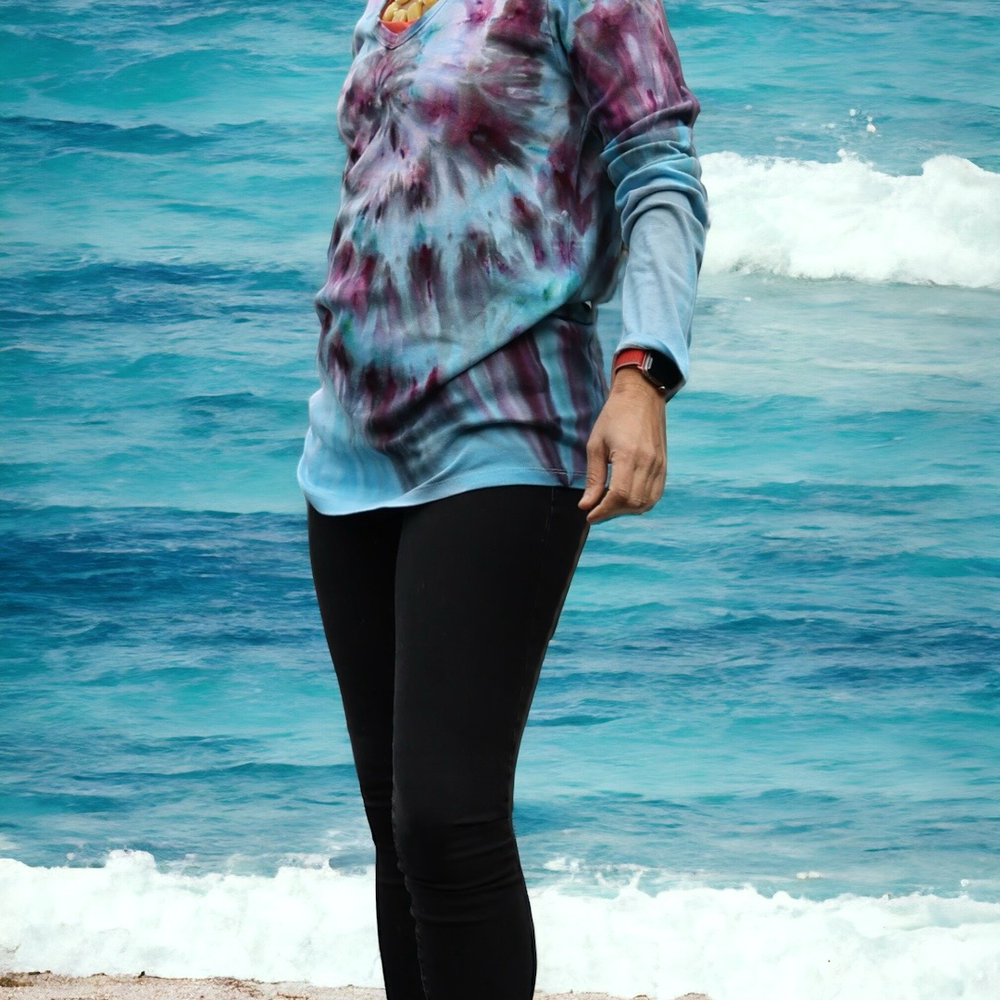 
                  
                    Gap Hand Tie Dyed Women's Blue Long Sleeves Top Size L | Gift For Her | T-Shirt To Dress It Up And Down | Unique Gift For Stylish Ladies | Model Beach
                  
                